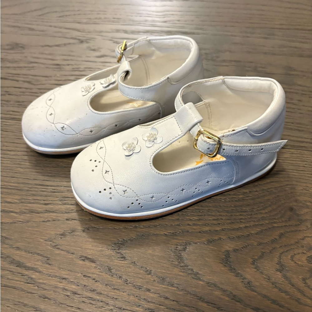 Cora white Italian made kids dress shoes 6.5T worn once
